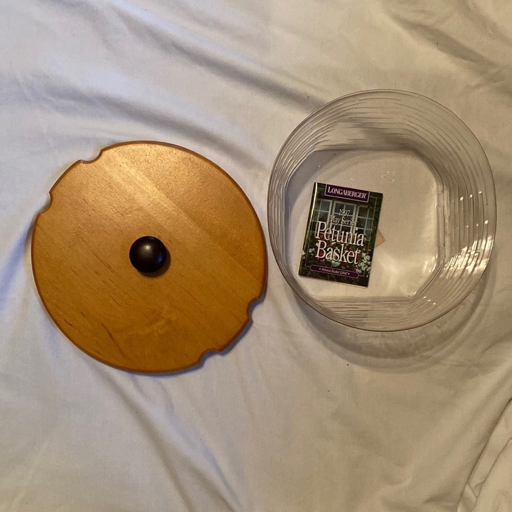 1997 Petunia basket lid and protector and product card